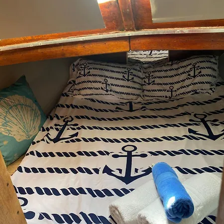Original Friendly Boat Hotel na wodzie