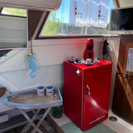 Hotel na wodzie Original Friendly Boat