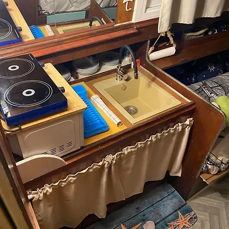 بوتيل Original Friendly Boat *