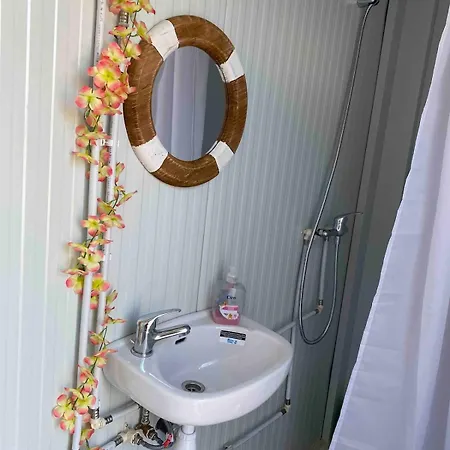 Original Friendly Boat Hotel na wodzie Sant Pau d'Ordal